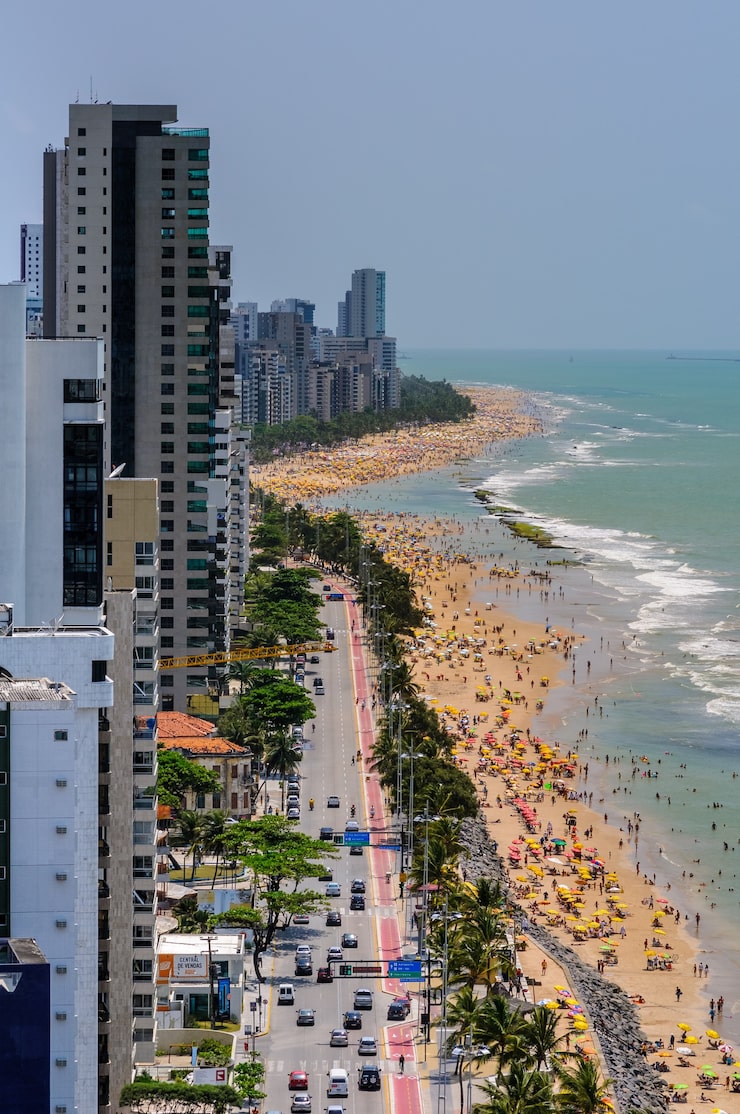 praia de boa viagem lotada de banhistas recife pernambuco brasil em 27 de setembro de 2008 491130 733